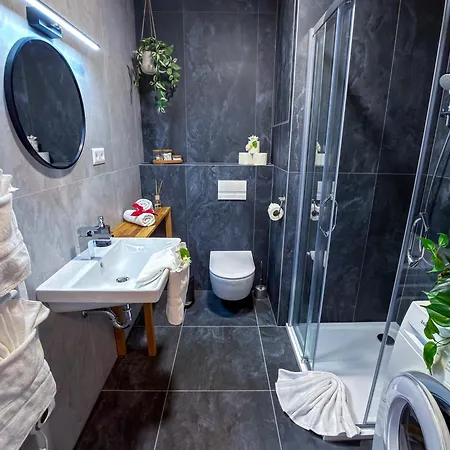 Meridiem Haven With Ac, Netflix And Parking * 브르노