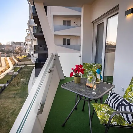 Meridiem Haven With Ac, Netflix And Parking Apartmán