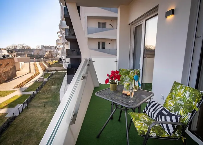 Meridiem Haven With Ac, Netflix And Parking Апартаменты